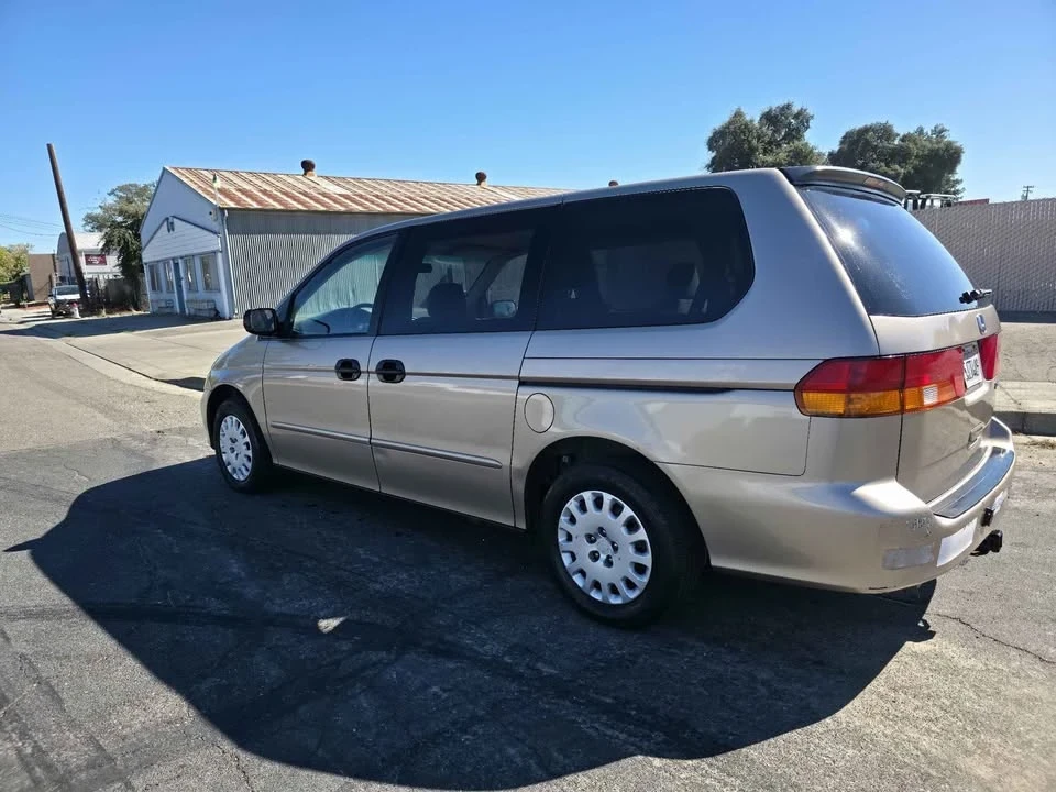 2004 Honda Odyssey - Image 3 of 12