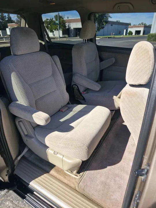 2004 Honda Odyssey - Image 9 of 12