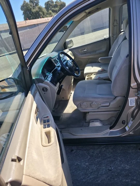 2004 Honda Odyssey - Image 6 of 12