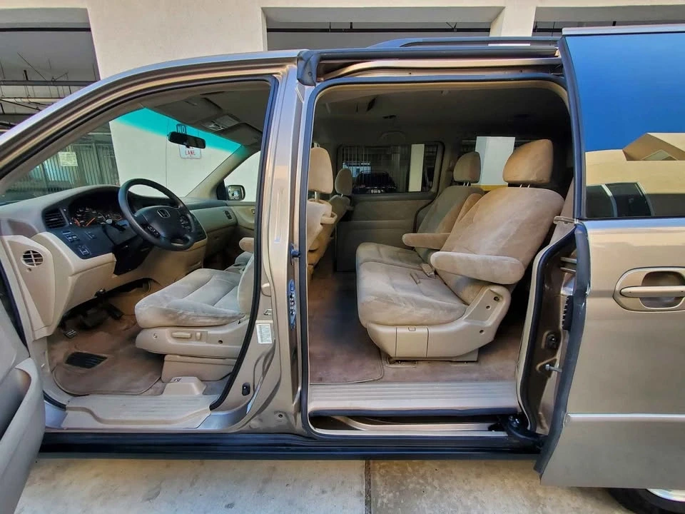 2004 Honda Odyssey - Image 11 of 15