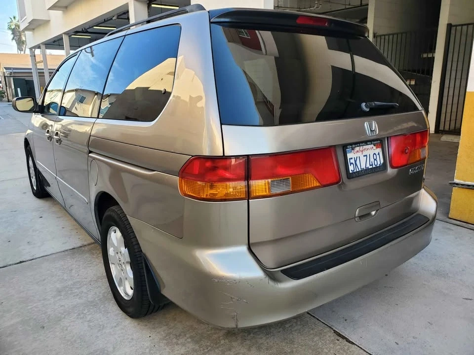 2004 Honda Odyssey - Image 2 of 15