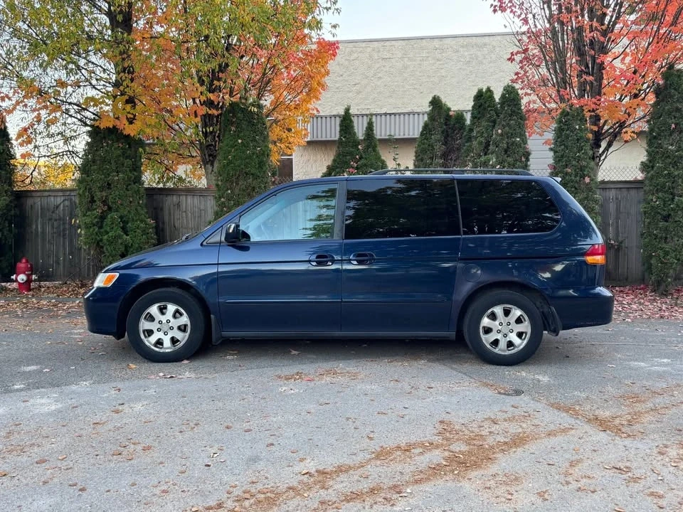2004 Honda Odyssey - Image 2 of 20