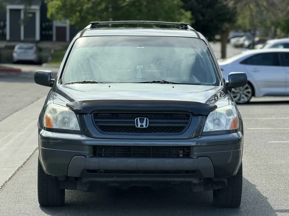 2004 Honda Pilot 1st Gen - Image 2 of 13
