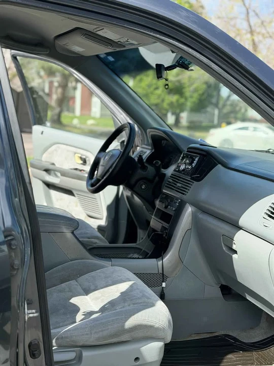 2004 Honda Pilot 1st Gen - Image 9 of 13
