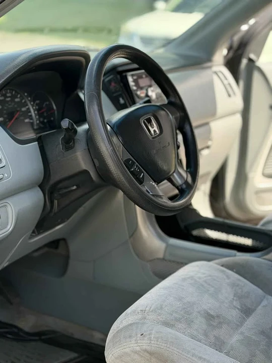 2004 Honda Pilot 1st Gen - Image 8 of 13