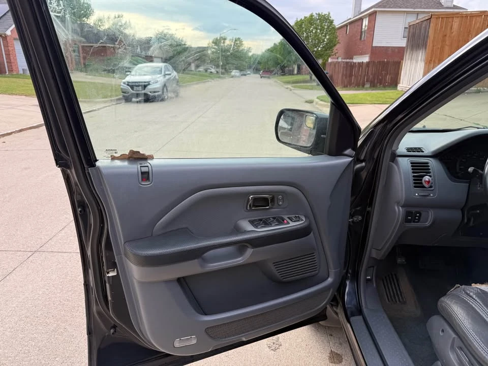 2004 Honda Pilot 1st Gen - Image 12 of 13