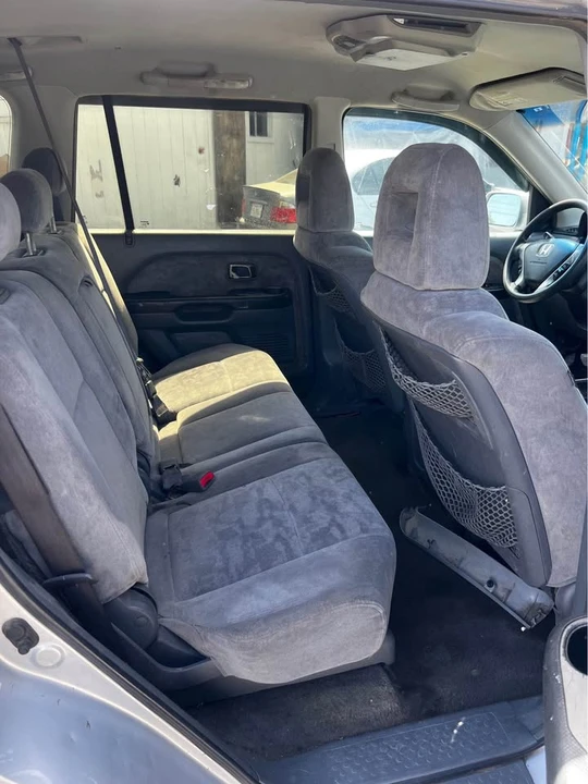 2004 Honda Pilot 1st Gen - Image 9 of 11