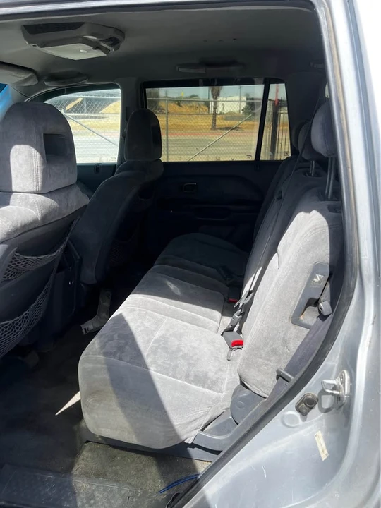 2004 Honda Pilot 1st Gen - Image 10 of 11