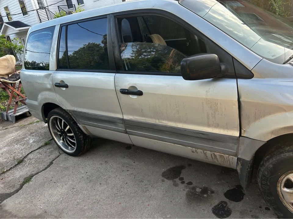 2004 Honda Pilot 1st Gen - Image 4 of 5