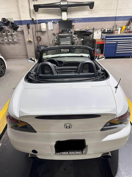 2004 Honda AP2 S2000 - Image 2 of 17
