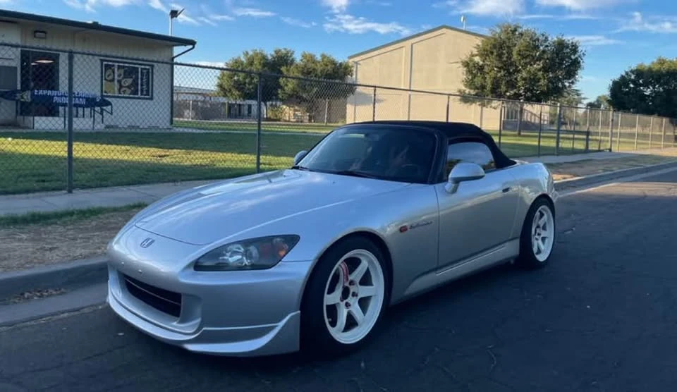 2004 Honda AP2 S2000 - Image 2 of 10