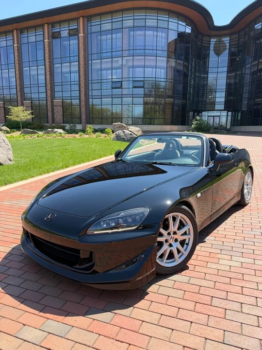2004 Honda AP2 S2000 - Image 2 of 14