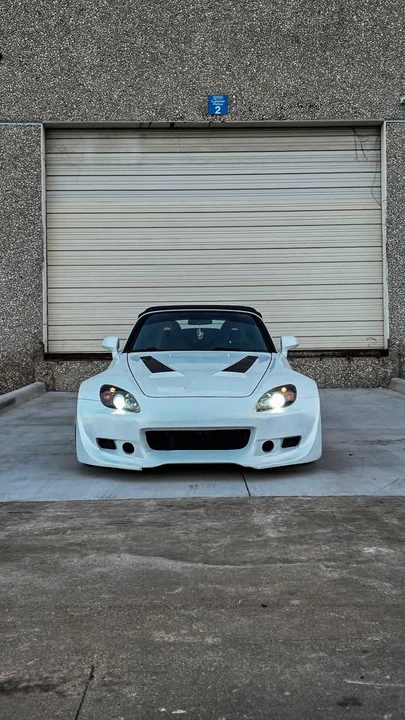 2004 Honda AP2 S2000 - Image 2 of 19