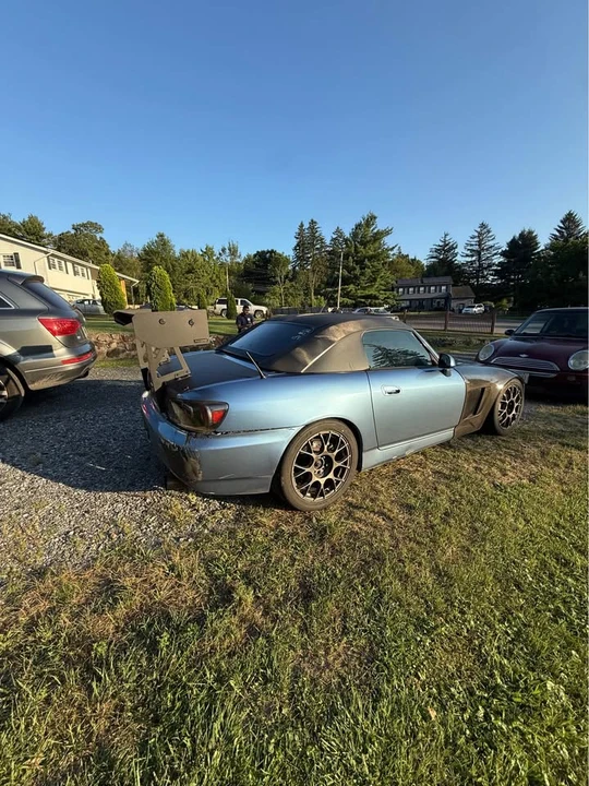 2004 Honda AP2 S2000 - Image 4 of 5
