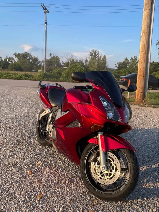 2004 Honda VF & VFR - Image 2 of 15