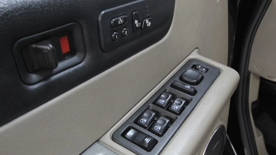 2004 Hummer Hummer H2 - Image 28 of 31