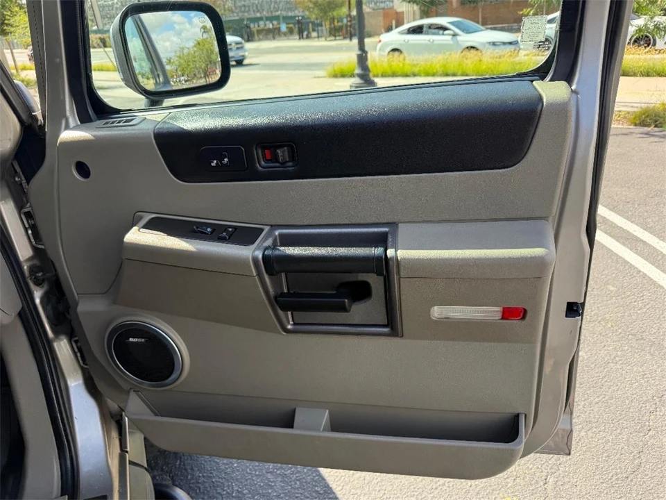 2004 Hummer Hummer H2 - Image 17 of 28