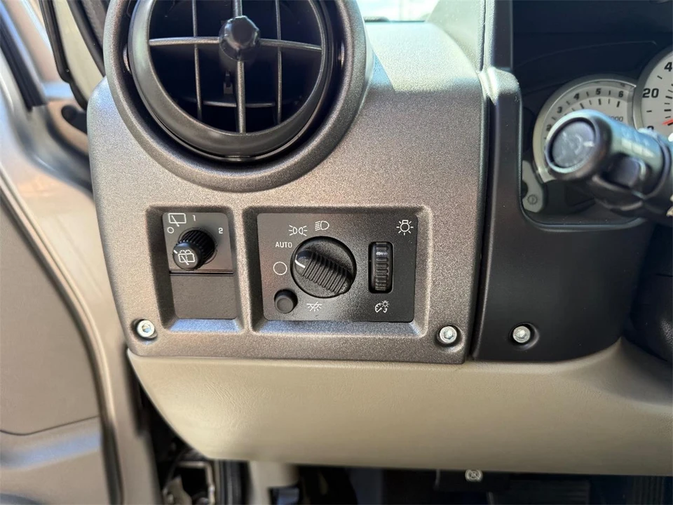2004 Hummer Hummer H2 - Image 22 of 28