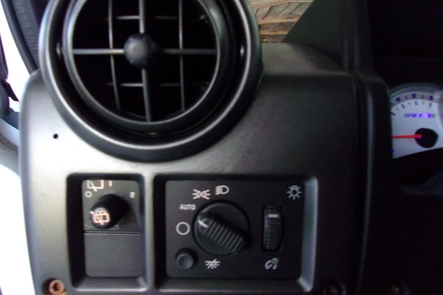 2004 Hummer Hummer H2 - Image 13 of 22