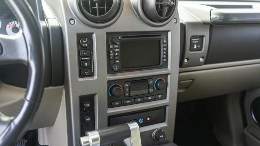 2004 Hummer Hummer H2 - Image 22 of 29
