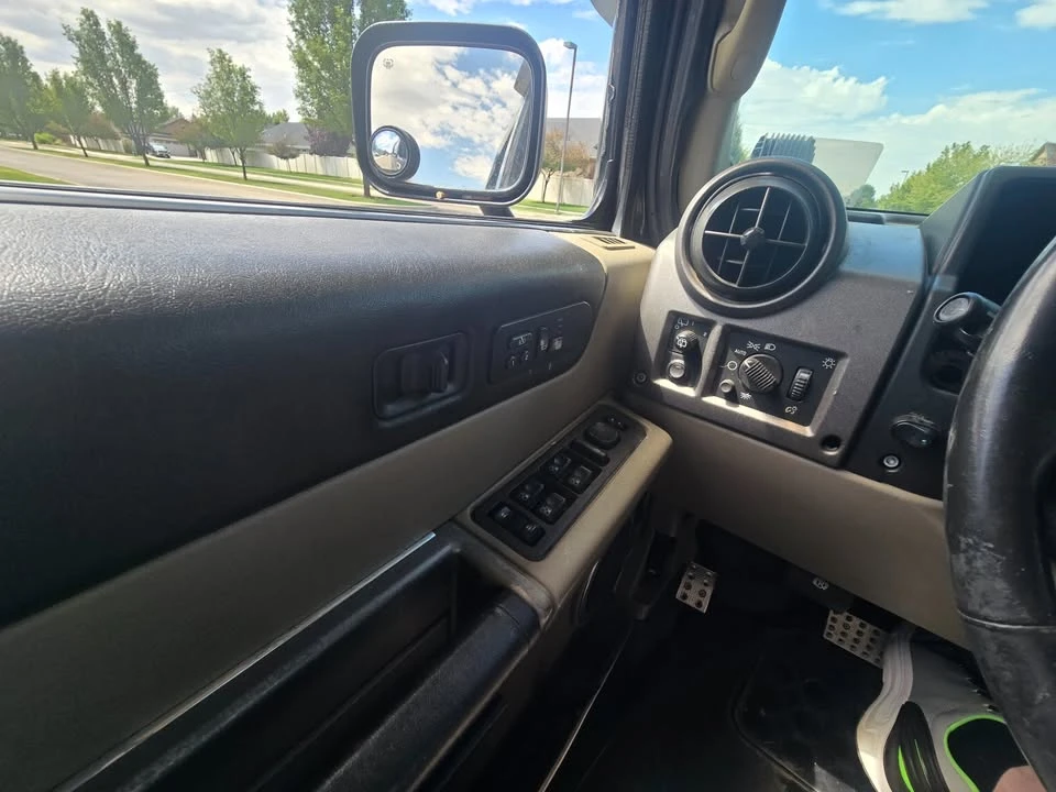 2004 Hummer Hummer H2 - Image 12 of 16