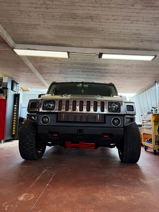 2004 Hummer Hummer H2 - Image 2 of 11