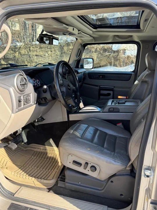2004 Hummer Hummer H2 - Image 9 of 10