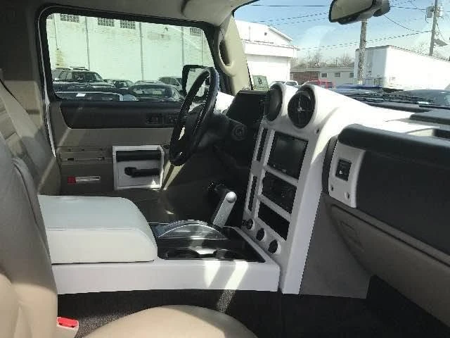 2004 Hummer Hummer H2 - Image 17 of 20