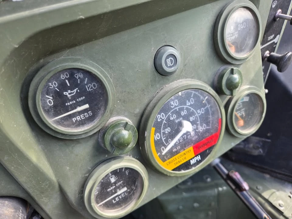 2004 Hummer HMMWV - Image 8 of 10