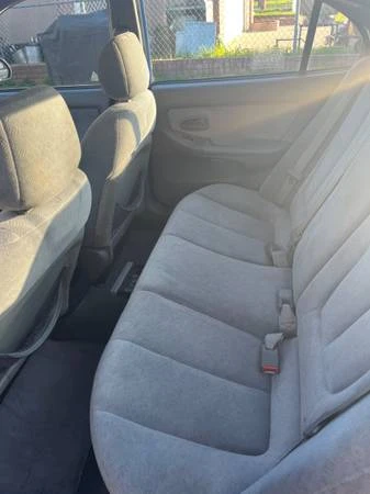 2004 Hyundai Elantra - Image 2 of 7