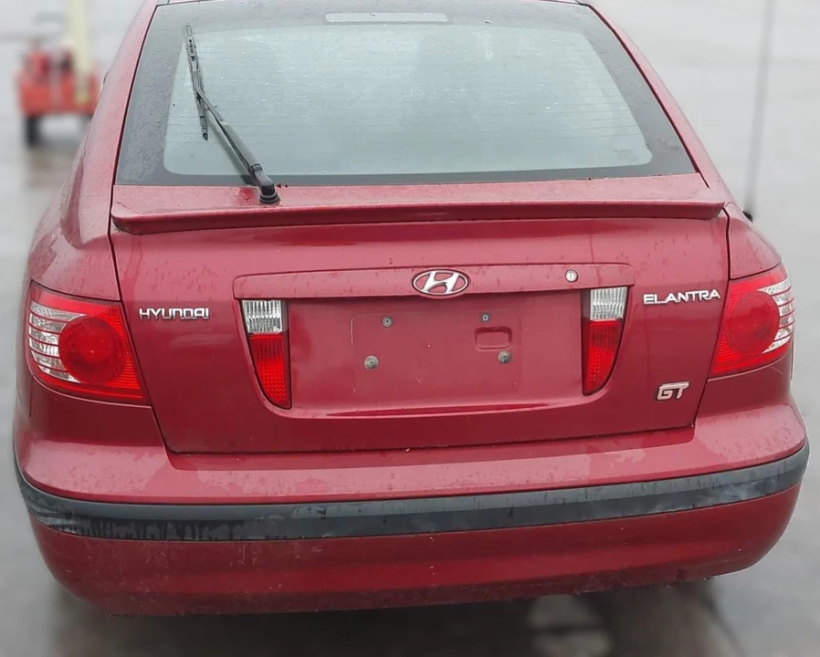 2004 Hyundai Elantra - Image 3 of 10