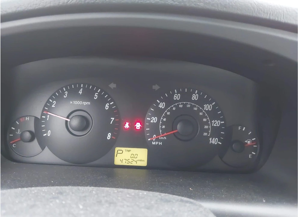2004 Hyundai Elantra - Image 4 of 10