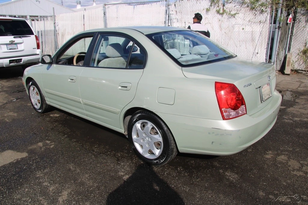 2004 Hyundai Elantra - Image 4 of 21