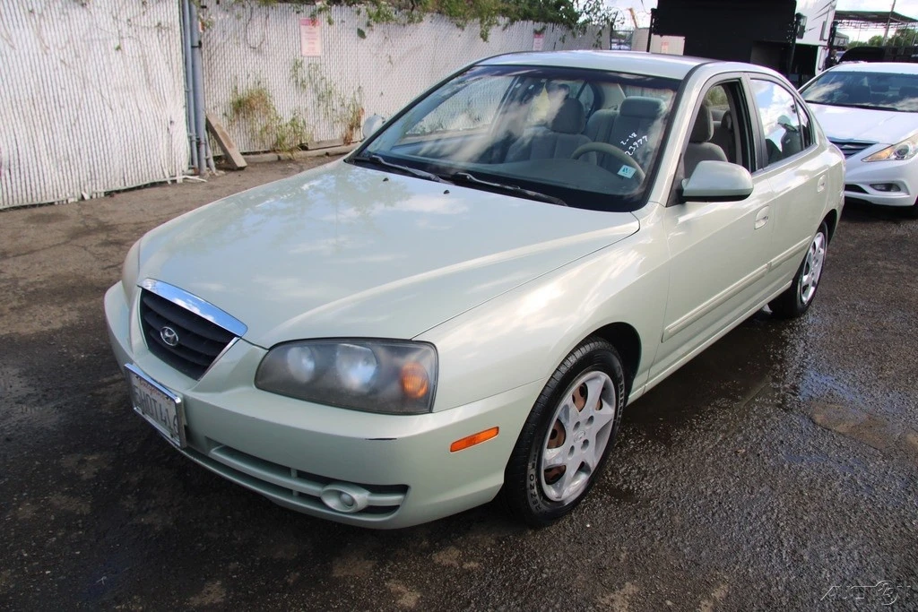 2004 Hyundai Elantra - Image 2 of 21