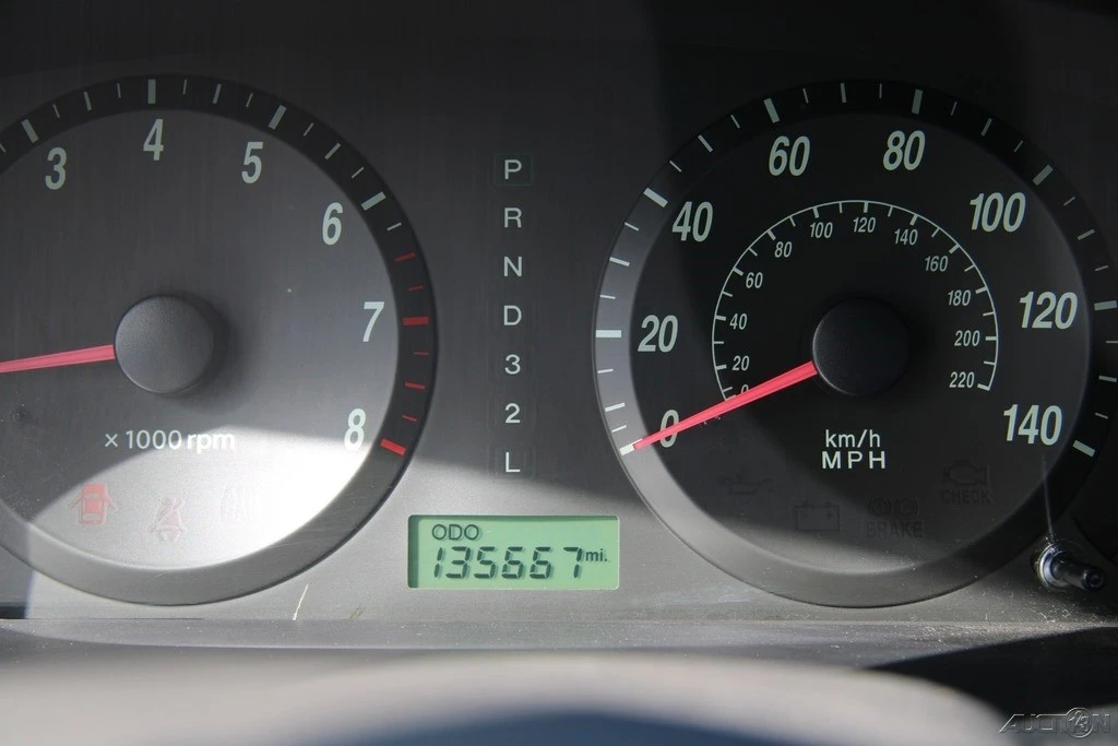 2004 Hyundai Elantra - Image 14 of 21