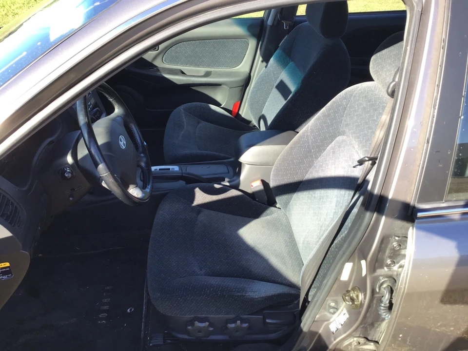 2004 Hyundai Sonata - Image 8 of 19