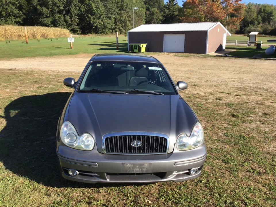 2004 Hyundai Sonata - Image 11 of 19