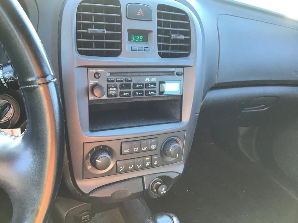 2004 Hyundai Sonata - Image 2 of 19