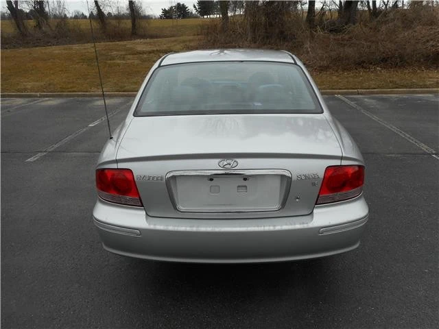 2004 Hyundai Sonata - Image 5 of 12