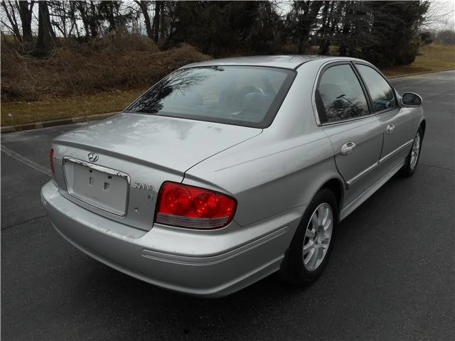 2004 Hyundai Sonata - Image 3 of 12