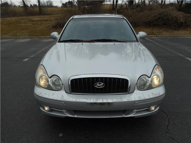 2004 Hyundai Sonata - Image 11 of 12