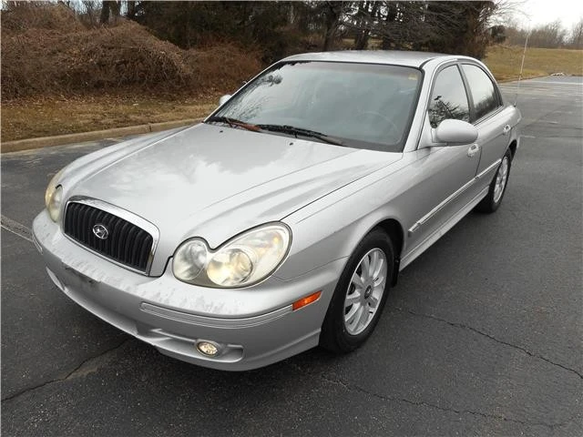 2004 Hyundai Sonata - Image 9 of 12