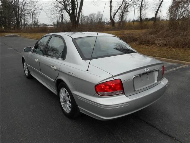 2004 Hyundai Sonata - Image 7 of 12