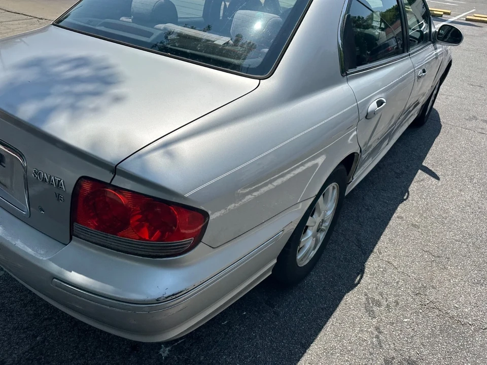 2004 Hyundai Sonata - Image 10 of 20