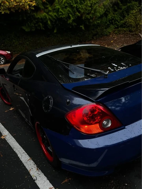 2004 Hyundai Tiburon - Image 10 of 10