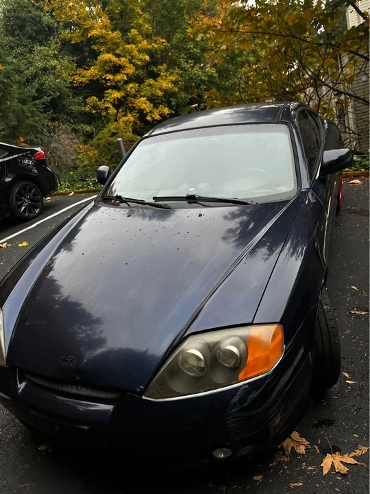 2004 Hyundai Tiburon - Image 4 of 10