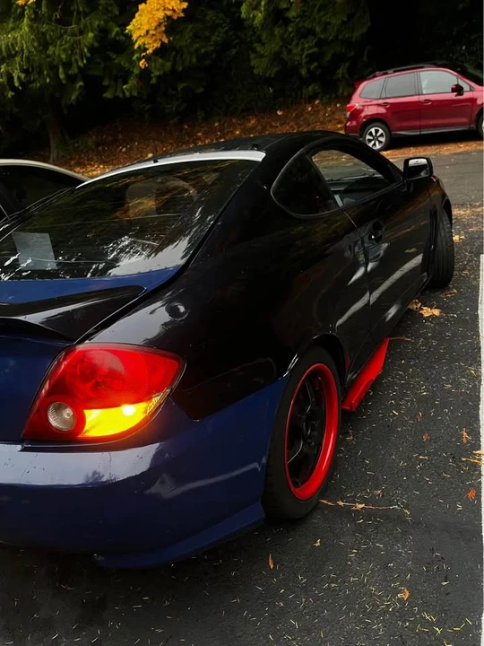2004 Hyundai Tiburon - Image 5 of 10