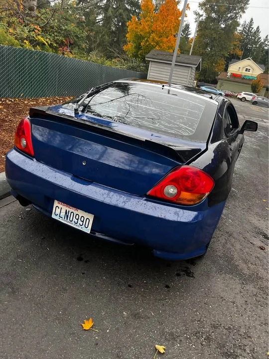 2004 Hyundai Tiburon - Image 7 of 10