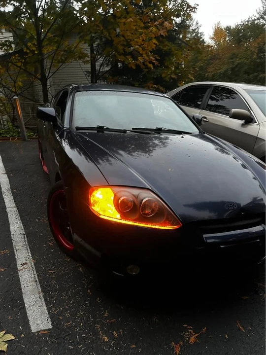 2004 Hyundai Tiburon - Image 3 of 10