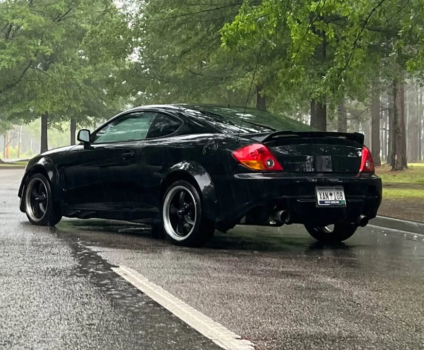 2004 Hyundai Tiburon - Image 2 of 6